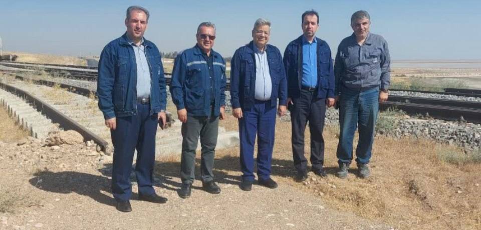 روند اجرای خط اختصاصی راه‌آهن سیمان ارومیه بررسی شد
